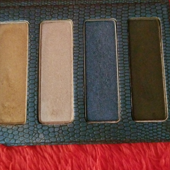 Lorac  skinny eyeshadow palette - Picture 6 of 6